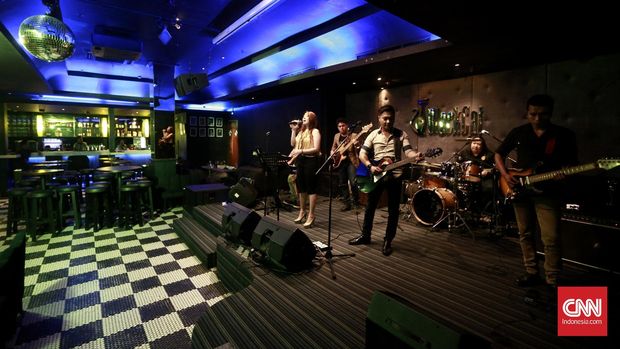 Hadirkan Segudang Keuntungan, Berikut Alasan Pentingnya Sewa Band Cafe